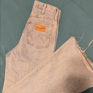 Wrangler high wasted flare size 26